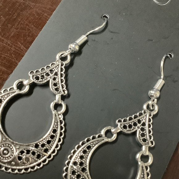 Silver Dangle Earrings and Butterfly Earrings Set - Picture 4 of 5